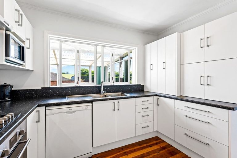 Photo of property in 23 Hall Grove, Ebdentown, Upper Hutt, 5018