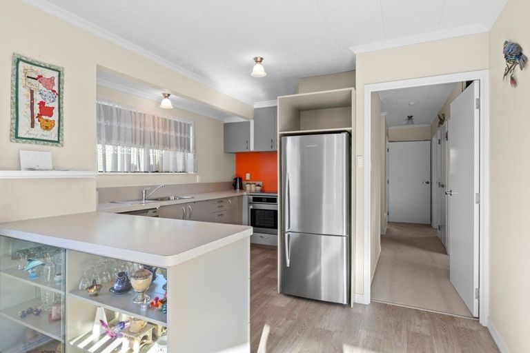 Photo of property in 1/81 Tukapa Street, Westown, New Plymouth, 4310