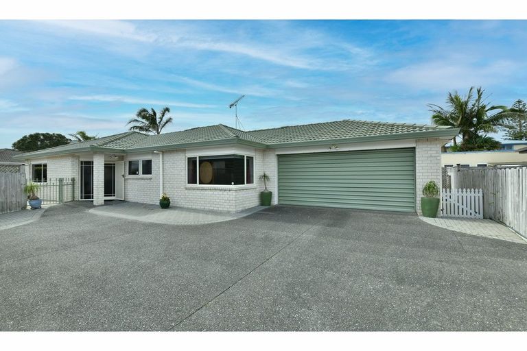 Photo of property in 2/31 Alice Avenue, Orewa, 0931