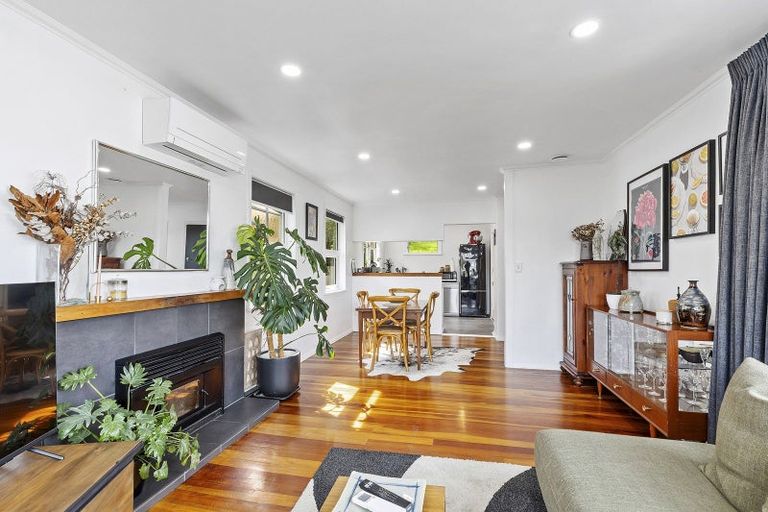 Photo of property in 63 Salford Street, Newlands, Wellington, 6037