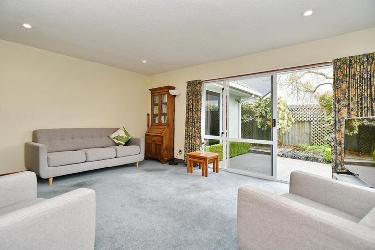 Photo of property in 23a Althorp Place, Avonhead, Christchurch, 8042