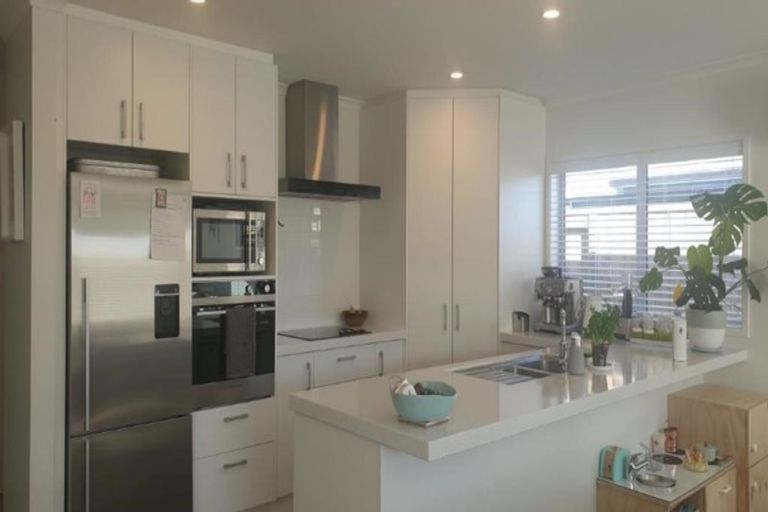 Photo of property in 10 Awatira Drive, Papamoa Beach, Papamoa, 3118