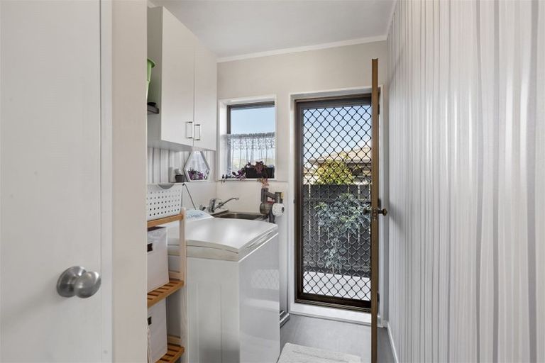 Photo of property in 42b Edward Avenue, Orewa, 0931