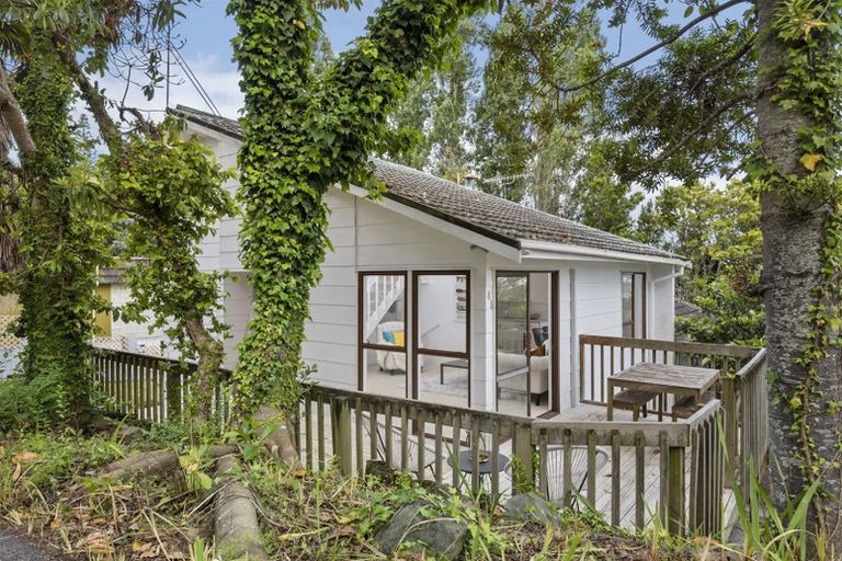 Photo of property in 1/4 Braund Place, Glenfield, Auckland, 0629