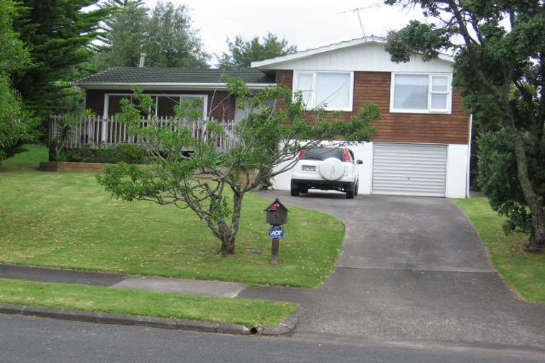 Photo of property in 9 Jade Avenue, Pakuranga Heights, Auckland, 2010