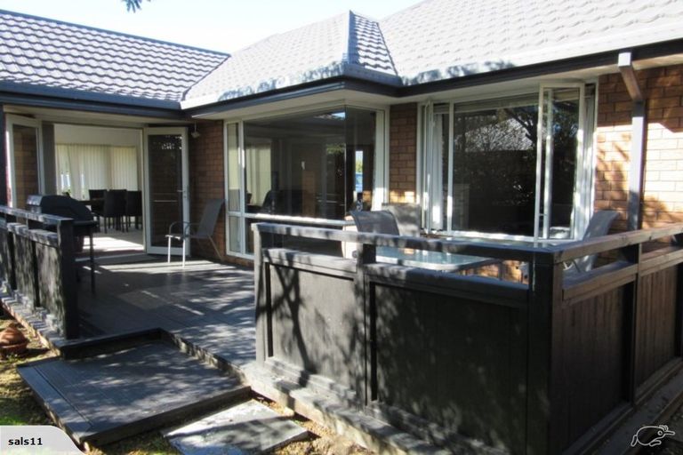 Photo of property in 4 Monterey Place, Parklands, Christchurch, 8083