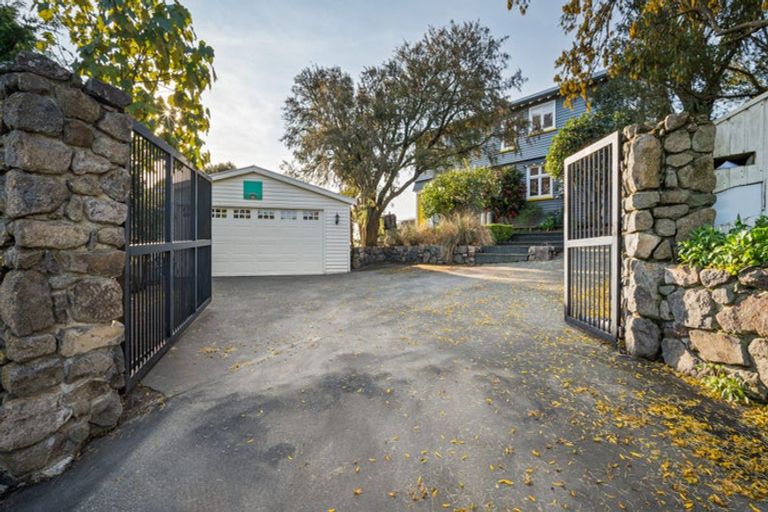 Photo of property in 83 Hackthorne Road, Cashmere, Christchurch, 8022