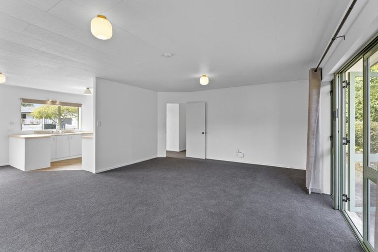 Photo of property in 16 Hickford Place, Okato, 4335