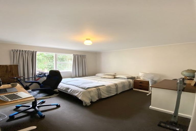 Photo of property in 93 Fairclough Road, Beach Haven, Auckland, 0626