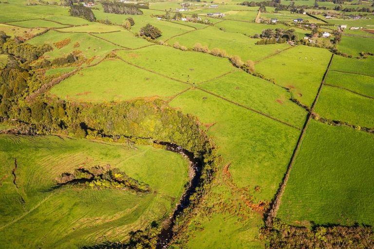 Photo of property in 1061 Carrington Road, Hurworth, New Plymouth, 4371