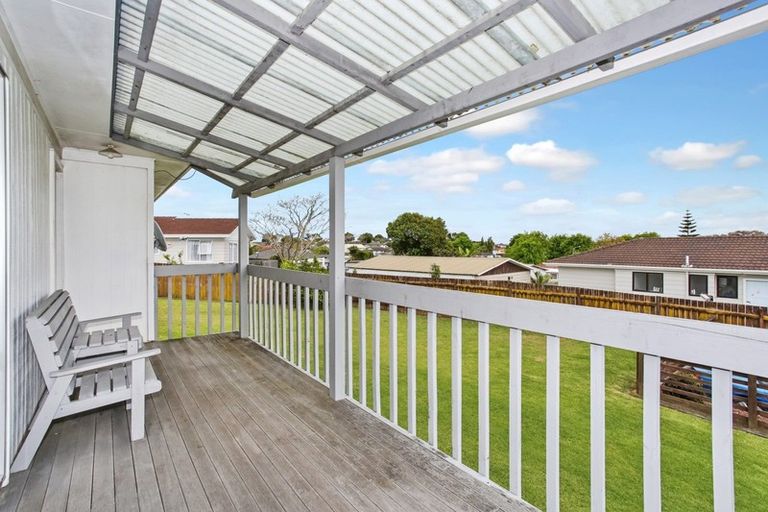 Photo of property in 10 Blackgate Place, Weymouth, Auckland, 2103