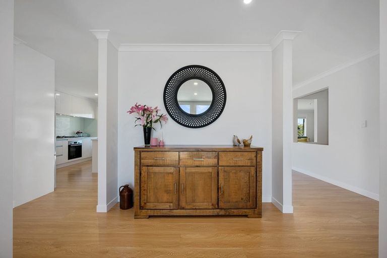 Photo of property in 22 Jeroboam Loop, Kumeu, 0810