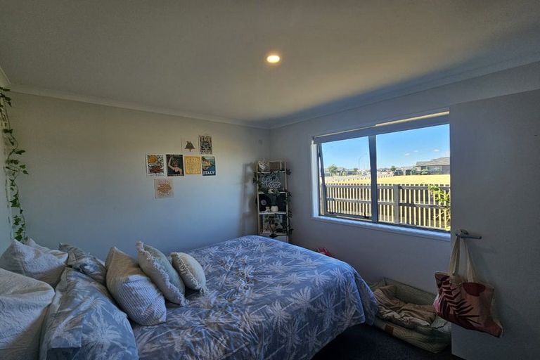 Photo of property in 21 Royal Crescent, Papamoa, 3118