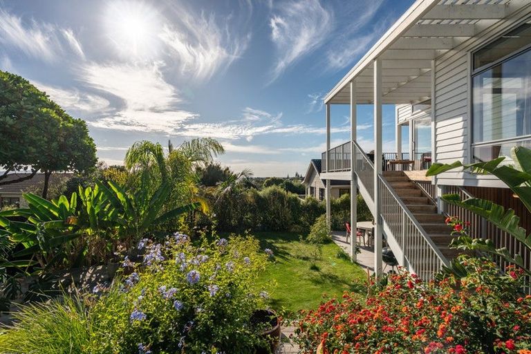 Photo of property in 6 Pine Ridge Terrace, Waikanae Beach, Waikanae, 5036