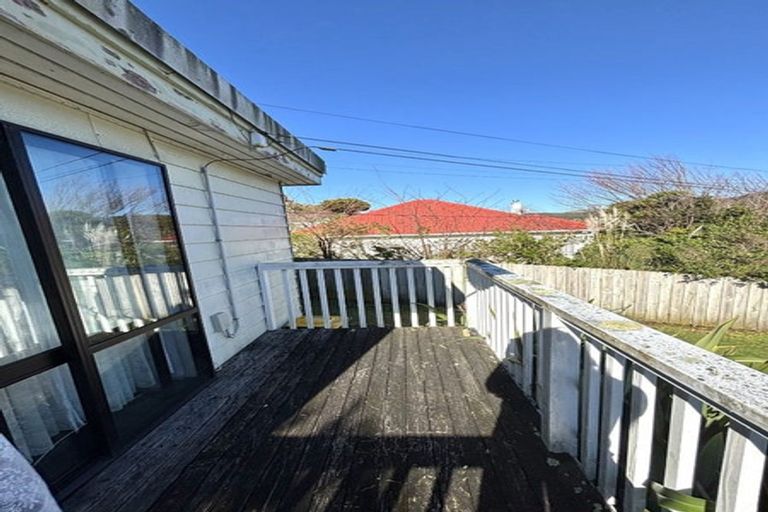 Photo of property in 38 Hinau Street, Tawa, Wellington, 5028