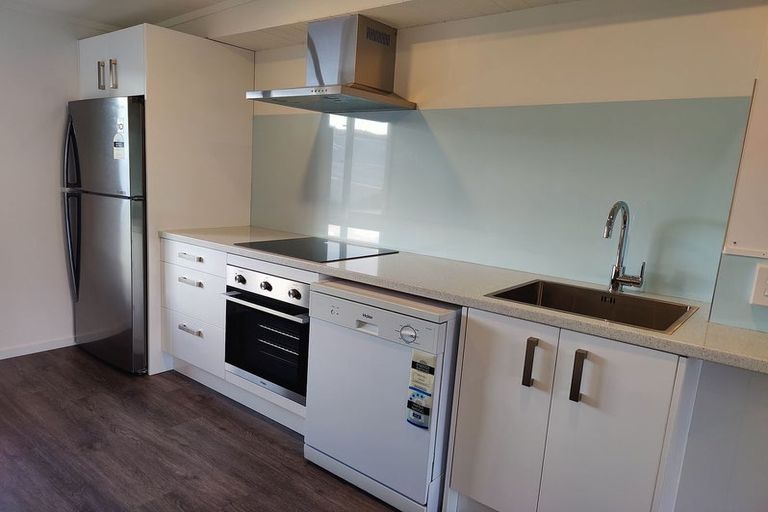 Photo of property in 8/3 Kelvin Grove, Te Aro, Wellington, 6011