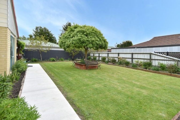 Photo of property in 127 High Street, Oxford, 7430