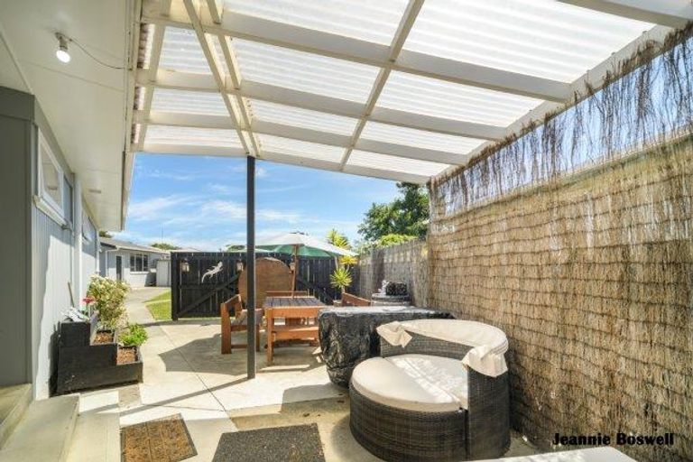 Photo of property in 84 Apollo Parade, Milson, Palmerston North, 4414