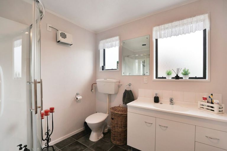 Photo of property in 100 Melcombe Street, Tinwald, Ashburton, 7700