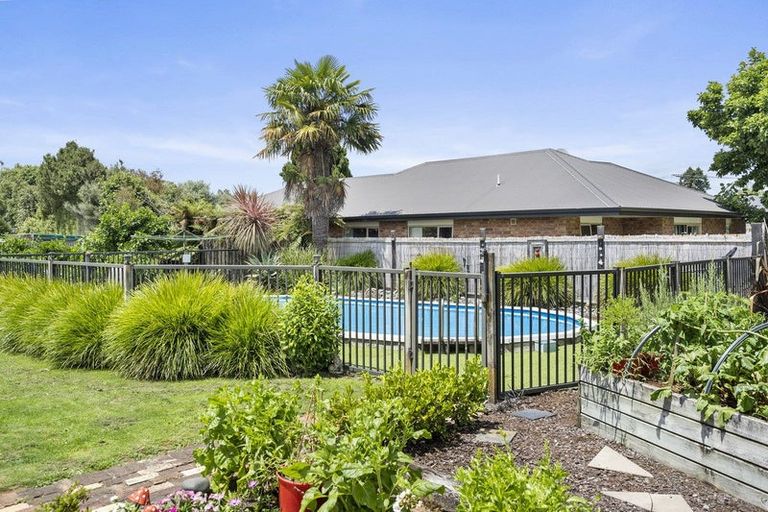 Photo of property in 298 Shakespeare Street, Leamington, Cambridge, 3432