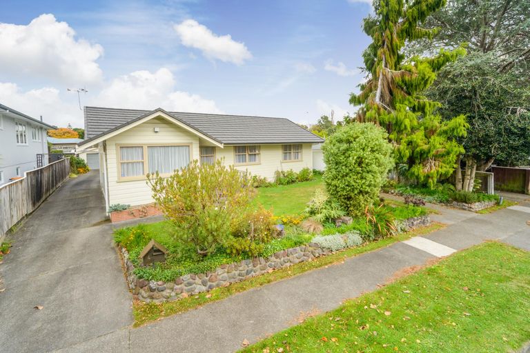 Photo of property in 4 Heatley Avenue, Hokowhitu, Palmerston North, 4410