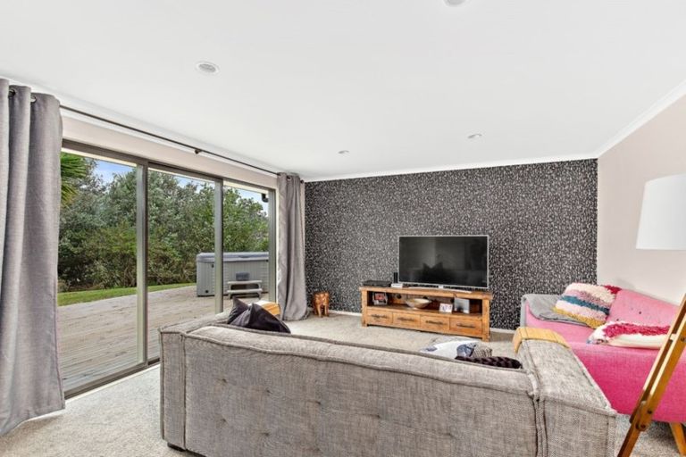 Photo of property in 284 West Coast Road, Makarau, Warkworth, 0981