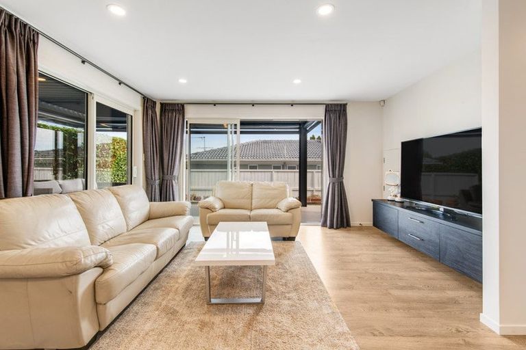 Photo of property in 23a Wylie Avenue, Sunnynook, Auckland, 0620