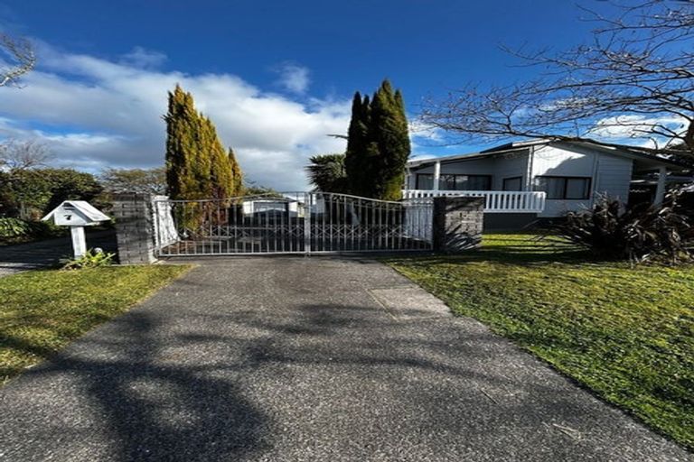 Photo of property in 5 Augustus Earle Place, Pukehangi, Rotorua, 3015