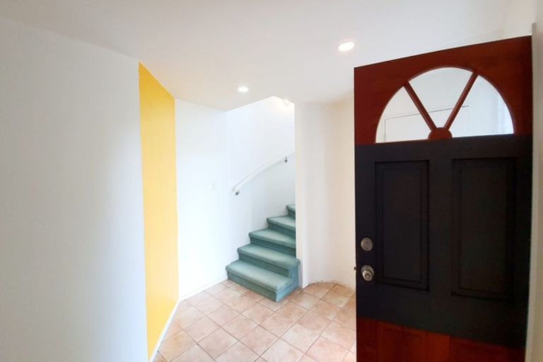 Photo of property in 1/38 Gulf View Road, Murrays Bay, Auckland, 0630