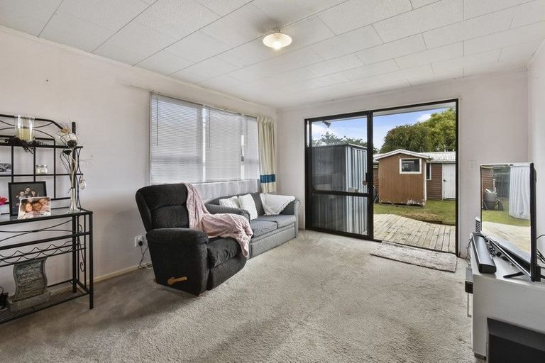 Photo of property in 10 Lomas Place, Manurewa, Auckland, 2102