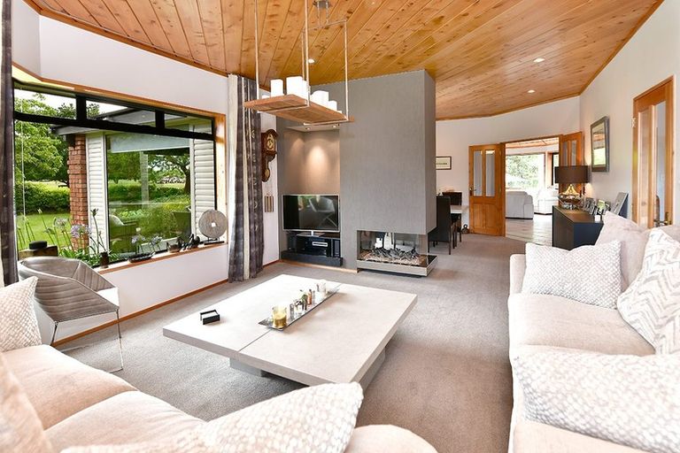 Photo of property in 155 Taupaki Road, Taupaki, Henderson, 0782