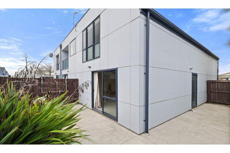 Photo of property in 1/75 Thackeray Place, Waltham, Christchurch, 8023