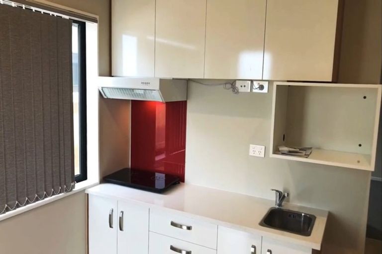 Photo of property in 1 Sapwood Crescent, Takanini, 2110