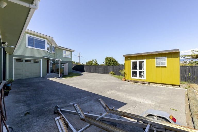 Photo of property in 5 Scott Street, Moturoa, New Plymouth, 4310