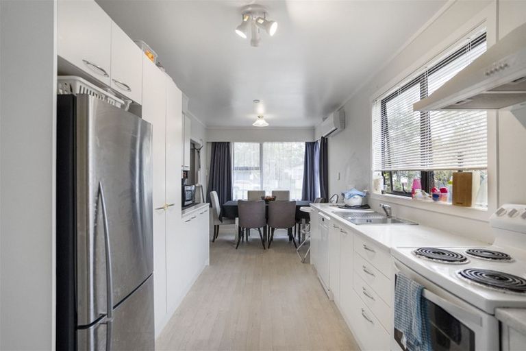 Photo of property in 53 Universal Drive, Henderson, Auckland, 0610