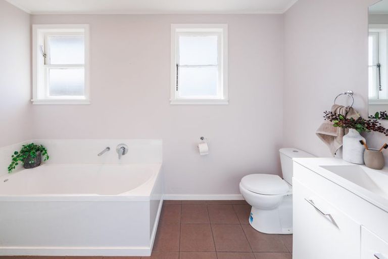 Photo of property in 20 Pinedale Parade, Milson, Palmerston North, 4414