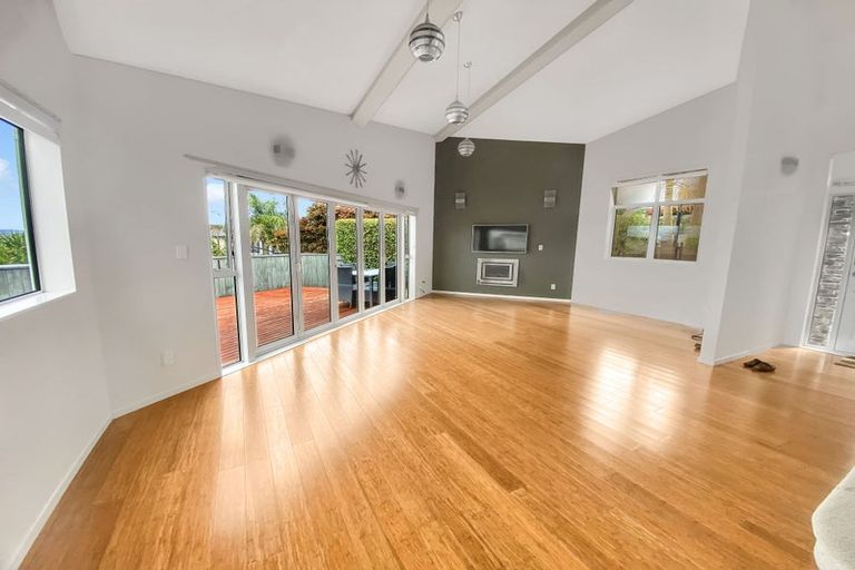 Photo of property in 24 Bannings Way, Hobsonville, Auckland, 0618