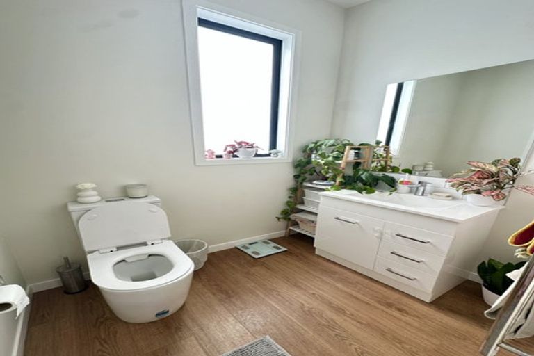 Photo of property in 392a Cambridge Terrace, Naenae, Lower Hutt, 5011