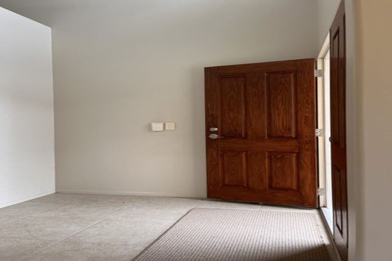 Photo of property in 8 Terrasini Drive, Flat Bush, Auckland, 2019