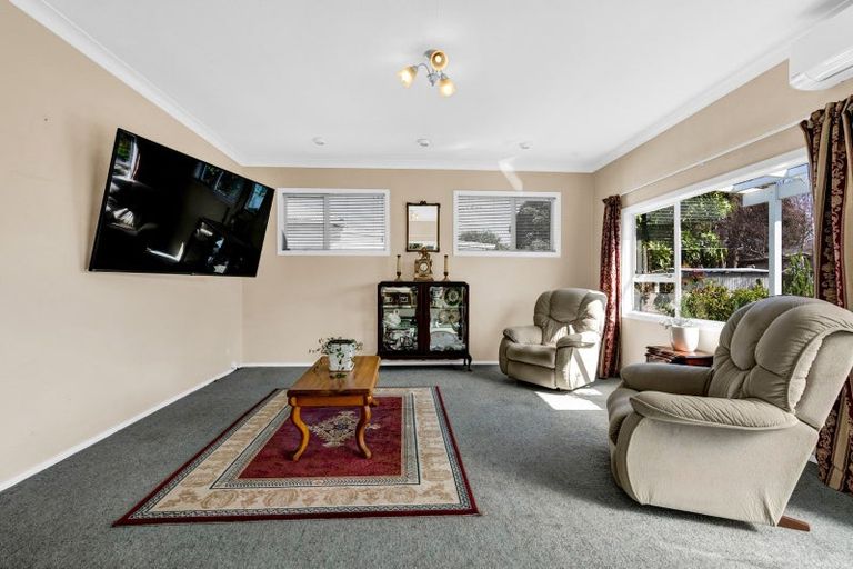 Photo of property in 17 Albion Street, Hawera, 4610