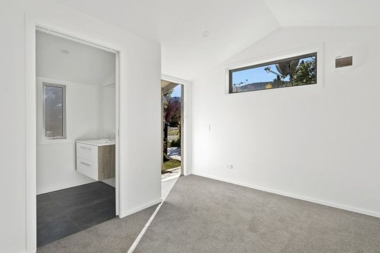 Photo of property in 2 Fox's Terrace, Arrowtown, 9302