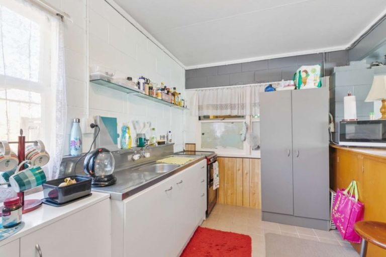 Photo of property in 11 Domain Road, Weymouth, Auckland, 2103