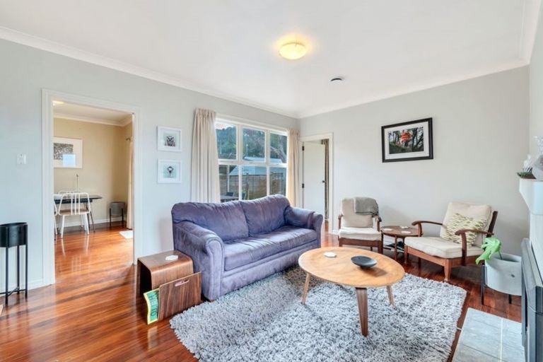 Photo of property in 1/46 Hillcrest Avenue, Hillcrest, Auckland, 0627