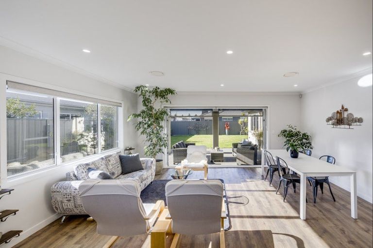 Photo of property in 54 Eriksen Road, Te Awa, Napier, 4110