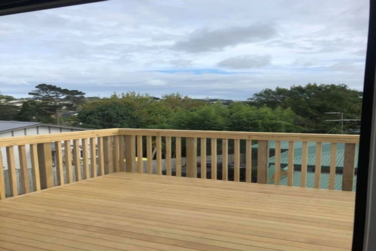 Photo of property in 89 Carlisle Road, Torbay, Auckland, 0632