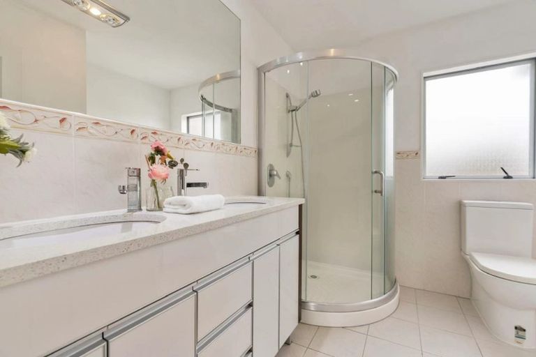 Photo of property in 231a Lake Road, Belmont, Auckland, 0622