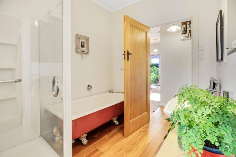 Photo of property in 7 Knighton Road, Hillcrest, Hamilton, 3216