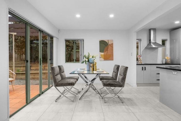 Photo of property in 68 Marina View Drive, West Harbour, Auckland, 0618