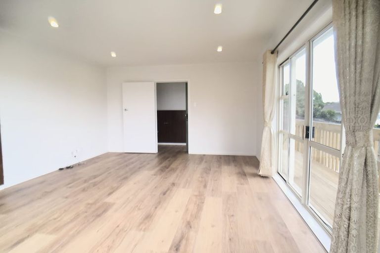 Photo of property in 8a Harrington Road, Henderson, Auckland, 0610