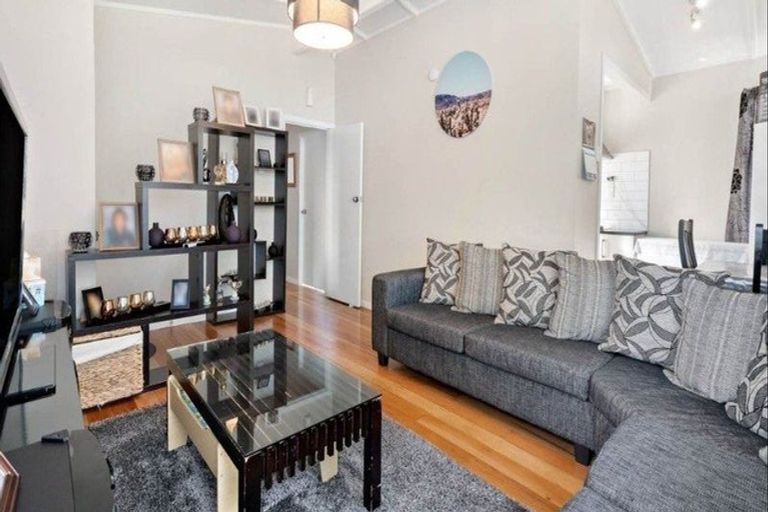 Photo of property in 14 Astor Place, Manurewa, Auckland, 2102